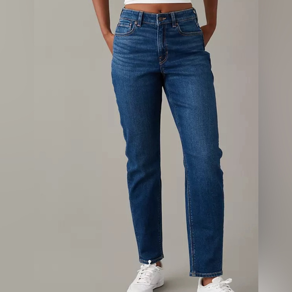 American Eagle Outfitters Women's Straight Leg Jeans in Dark Blue